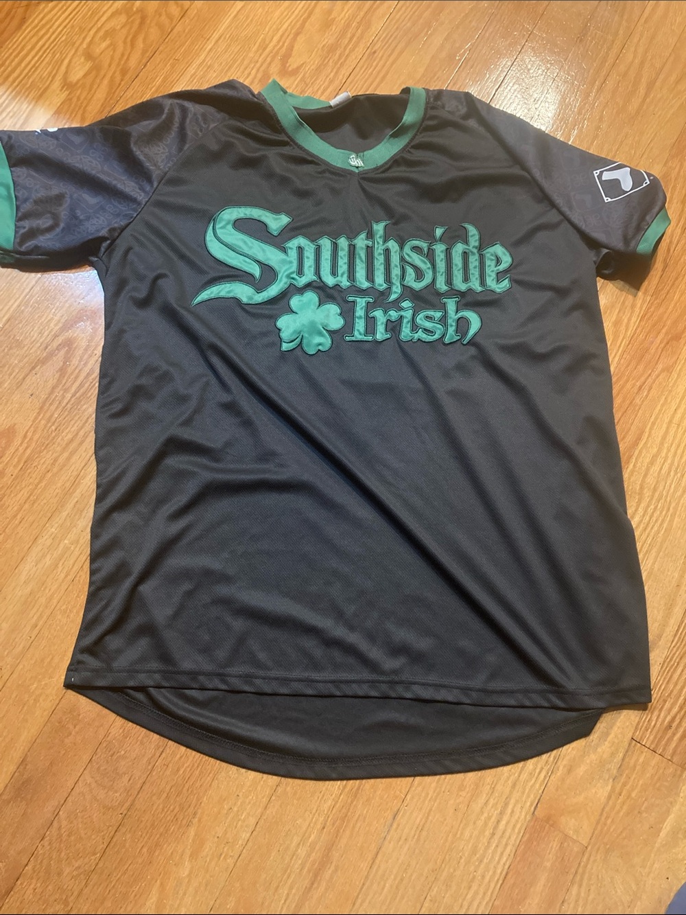 Chicago white sox Southside Irish Black & Green Graphic Tee size XL stadium
